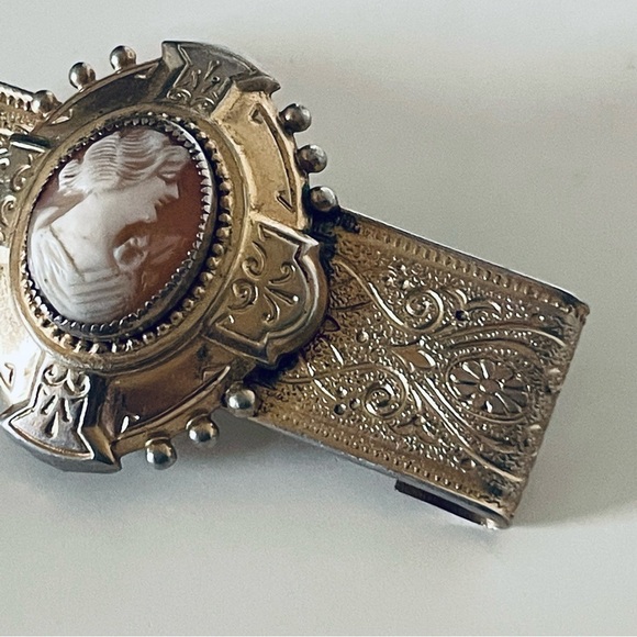 Victorian Brooch Taille D’ Epargne Enamel Gold Tone Pin Back Brooch - Picture 4 of 10